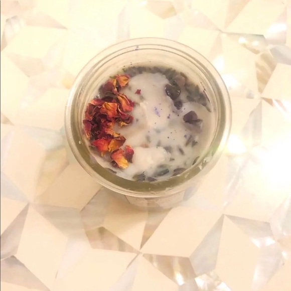 NWT Amethyst & Lavender Candle - Picture 3 of 3